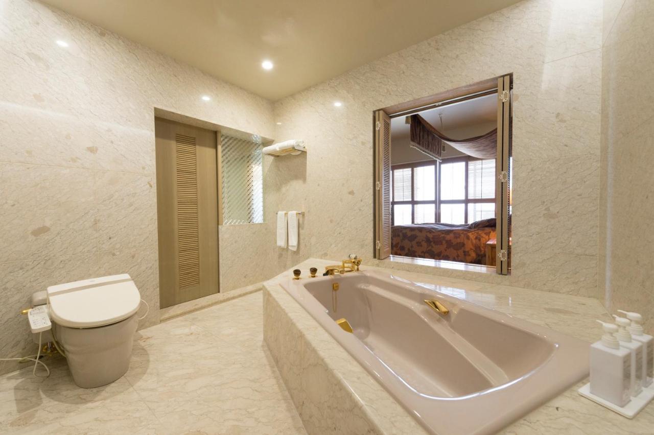 The Southern Links Resort Hotel Yaese Bagian luar foto
