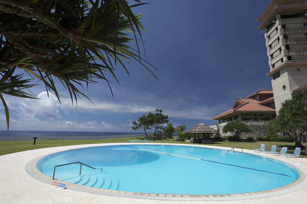 The Southern Links Resort Hotel Yaese Bagian luar foto