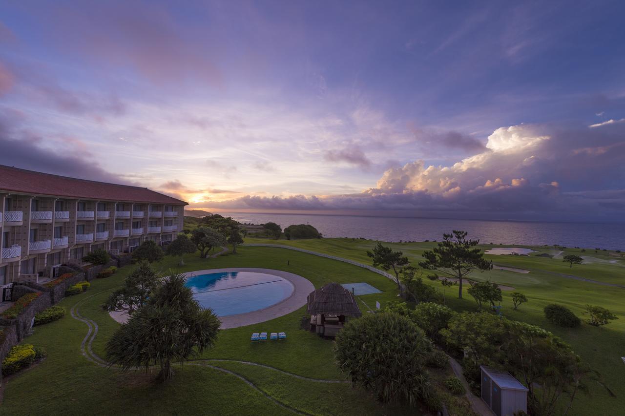 The Southern Links Resort Hotel Yaese Bagian luar foto