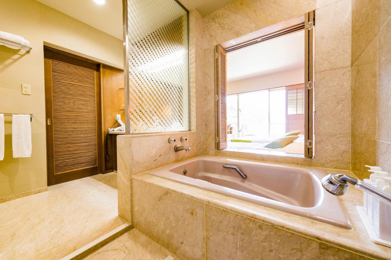 The Southern Links Resort Hotel Yaese Bagian luar foto