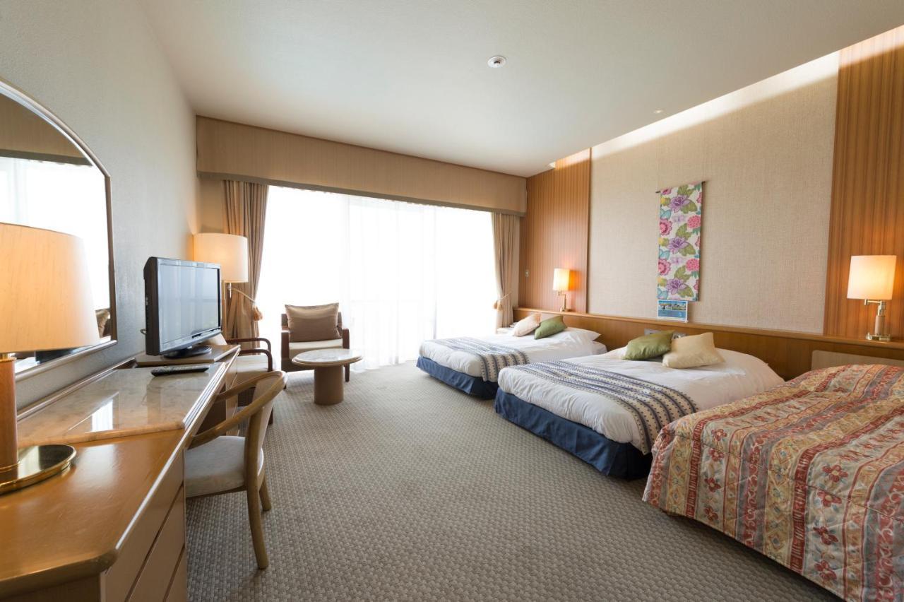 The Southern Links Resort Hotel Yaese Bagian luar foto